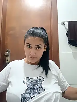 Snapshot of isapacheco69 chatting on February 25, 2026, 2:43 am isapacheco69 online show from February 25, 2026, 2:43 am