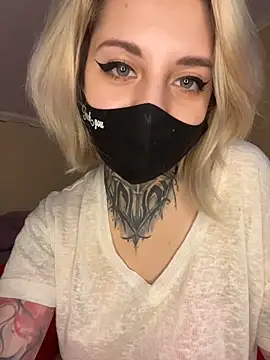 Snapshot of AllisonXAlfred chatting on February 26, 2026, 7:24 pm AllisonXAlfred online show from February 26, 2026, 7:24 pm