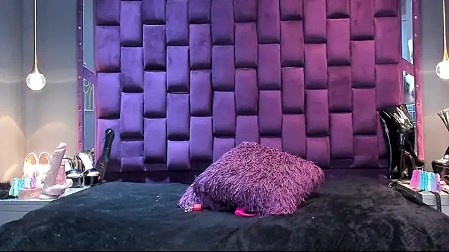 SiennaSuarez online show from March 23, 2026, 7:18 pm