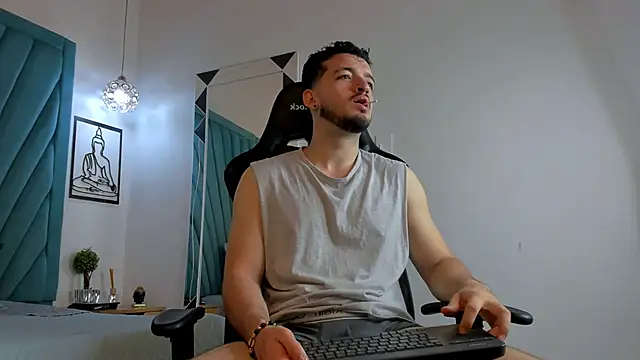 Logan Wolf-js online show from April 4, 2026, 1:52 pm