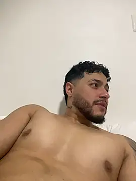 MattiaDupont online show from April 5, 2026, 7:33 pm