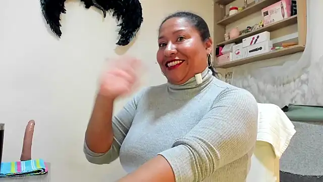 Snapshot of Nyomi_browm chatting on May 2, 2026, 2:33 pm Nyomi browm online show from May 2, 2026, 2:33 pm
