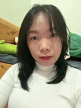 DoliceGirl2k online show from February 5, 2026, 3:33 am