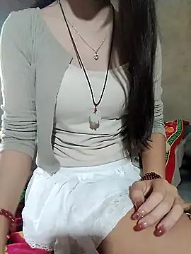 Snapshot of DoliceGirl2k chatting on April 9, 2026, 12:32 am DoliceGirl2k online show from April 9, 2026, 12:32 am