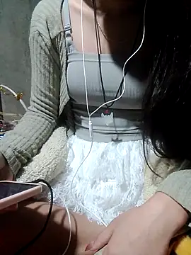 Snapshot of DoliceGirl2k chatting on April 9, 2026, 11:21 pm DoliceGirl2k online show from April 9, 2026, 11:21 pm