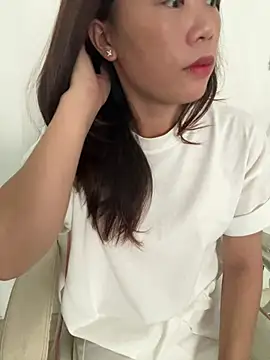 DoliceGirl2k online show from July 11, 2026, 5:43 am