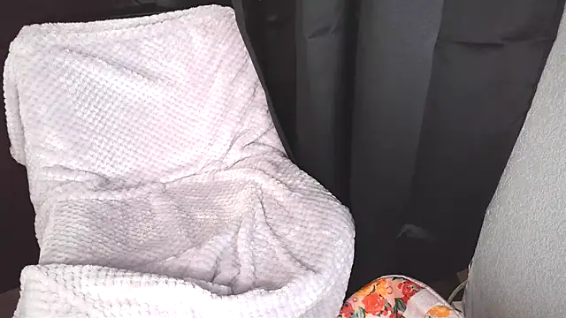 ArielsFeet333 online show from February 25, 2026, 11:25 pm