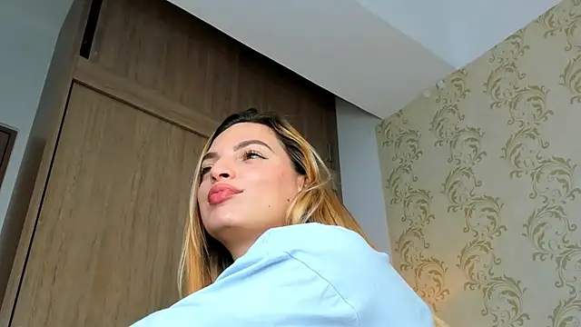 Snapshot of mahia_montenegro chatting on March 1, 2026, 4:09 pm mahia montenegro online show from March 1, 2026, 4:09 pm