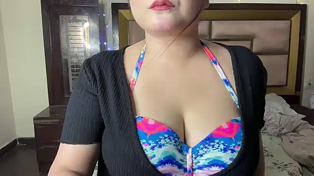 Snapshot of Hersheykaur chatting on June 9, 2026, 8:53 pm Hersheykaur online show from June 9, 2026, 8:53 pm