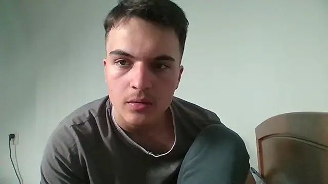 Snapshot of MrPine19 chatting on February 14, 2026, 5:37 am MrPine19 online show from February 14, 2026, 5:37 am