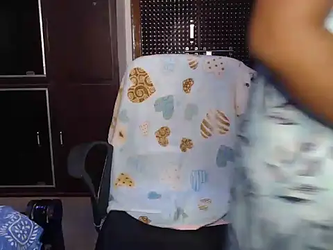 Snapshot of VixenNandhu chatting on April 18, 2026, 7:07 pm VixenNandhu online show from April 18, 2026, 7:07 pm