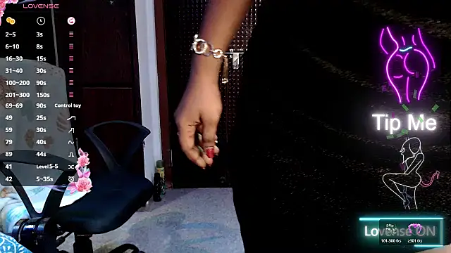 Snapshot of VixenNandhu chatting on April 19, 2026, 6:21 pm VixenNandhu online show from April 19, 2026, 6:21 pm