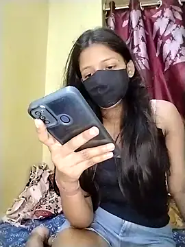 Snapshot of Naina-hott chatting on May 2, 2026, 6:35 pm Naina-hott online show from May 2, 2026, 6:35 pm