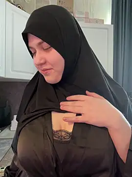 Snapshot of BunnyMelon chatting on April 12, 2026, 1:27 pm BunnyMelon online show from April 12, 2026, 1:27 pm