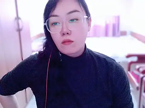 yingying1222 online show from March 5, 2026, 11:56 pm