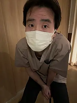 shizuku-kun211 online show from April 8, 2026, 4:29 pm