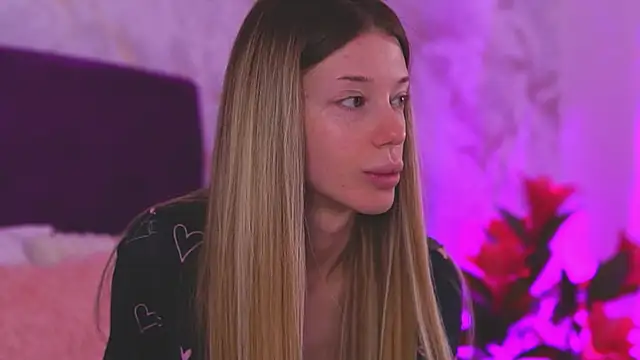 EllinaNuria online show from March 23, 2026, 5:11 am