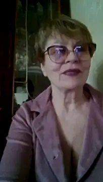 Snapshot of SophieBurns chatting on May 13, 2026, 11:51 am SophieBurns online show from May 13, 2026, 11:51 am
