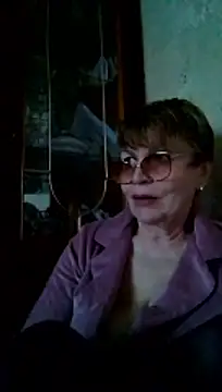 Snapshot of SophieBurns chatting on May 17, 2026, 2:02 pm SophieBurns online show from May 17, 2026, 2:02 pm