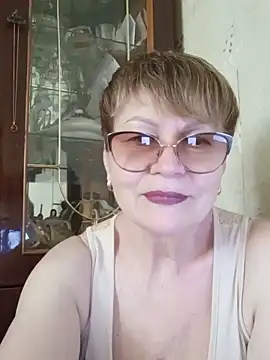 Snapshot of SophieBurns chatting on May 27, 2026, 10:45 am SophieBurns online show from May 27, 2026, 10:45 am