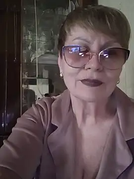 Snapshot of SophieBurns chatting on June 2, 2026, 2:08 pm SophieBurns online show from June 2, 2026, 2:08 pm