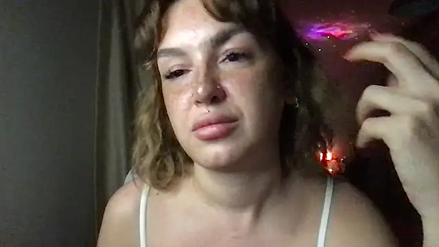 Snapshot of dyllala chatting on July 18, 2026, 8:23 pm dyllala online show from July 18, 2026, 8:23 pm