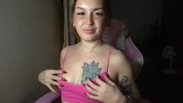 Snapshot of dyllala chatting on July 27, 2026, 8:38 pm dyllala online show from July 27, 2026, 8:38 pm