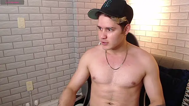 rayan linxx online show from March 9, 2026, 7:29 pm