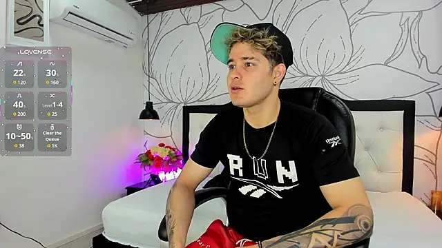 rayan linxx online show from March 28, 2026, 8:19 pm