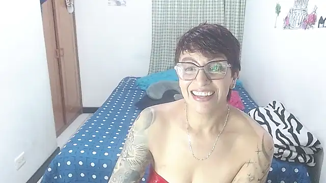 Snapshot of Charlotte_gray_ chatting on May 16, 2026, 12:29 am Charlotte gray online show from May 16, 2026, 12:29 am