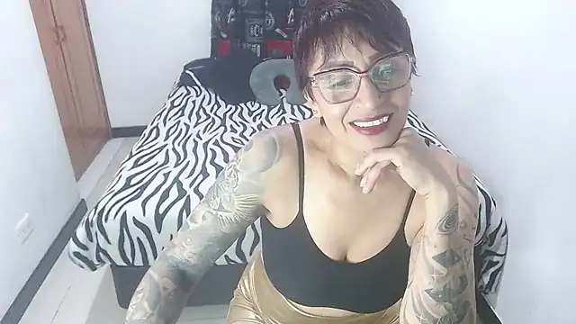 Charlotte gray  online show from June 7, 2026, 11:58 am