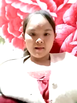 Snapshot of Luminana chatting on May 3, 2026, 2:56 pm Luminana online show from May 3, 2026, 2:56 pm