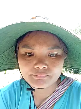 Snapshot of Luminana chatting on May 13, 2026, 6:22 am Luminana online show from May 13, 2026, 6:22 am