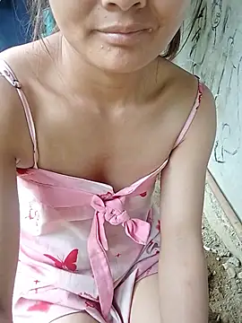 Snapshot of Luminana chatting on June 5, 2026, 3:57 am Luminana online show from June 5, 2026, 3:57 am