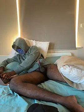 Snapshot of Reez77 chatting on March 30, 2026, 8:15 am Reez77 online show from March 30, 2026, 8:15 am