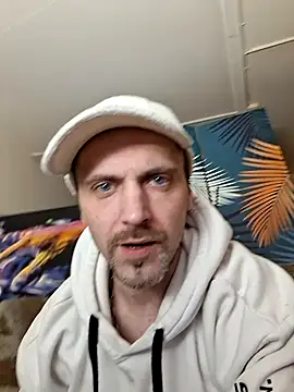 SwatRocShy online show from March 12, 2026, 7:42 pm