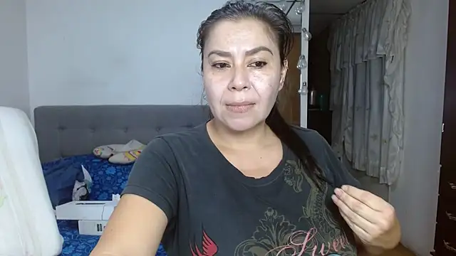 Snapshot of Karo_sexy chatting on October 4, 2025, 6:00 am Karo sexy online show from October 4, 2025, 6:00 am