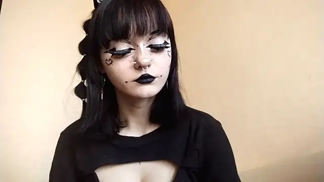 Snapshot of SmilingPatent chatting on February 9, 2026, 1:04 pm SmilingPatent online show from February 9, 2026, 1:04 pm