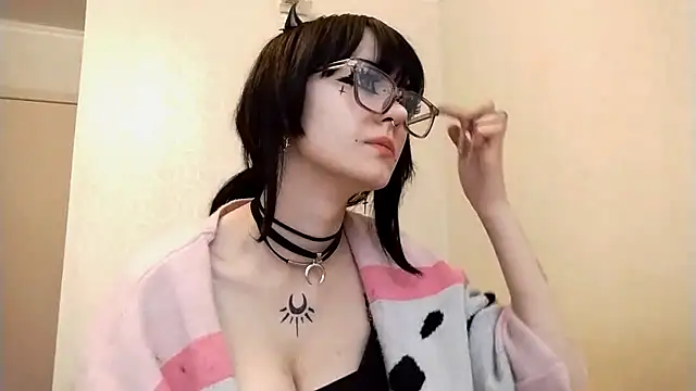 Snapshot of SmilingPatent chatting on February 22, 2026, 2:37 pm SmilingPatent online show from February 22, 2026, 2:37 pm