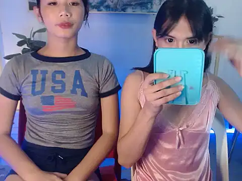 littlemikay online show from July 22, 2026, 12:52 pm