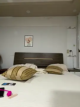 Rin-yiyi online show from April 11, 2026, 6:40 am