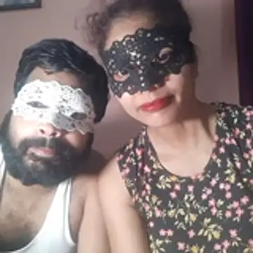 Unknownscouple online show from May 1, 2026, 5:28 pm