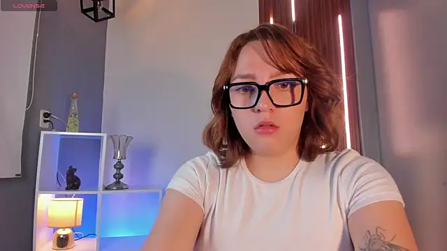 Snapshot of SimonaStar chatting on February 13, 2026, 12:56 pm SimonaStar online show from February 13, 2026, 12:56 pm