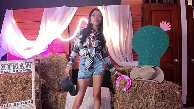 Mia Naive online show from March 21, 2026, 11:48 am