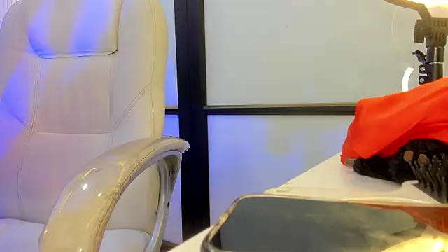 lorraineHunter online show from April 2, 2026, 12:03 pm