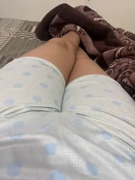 unicornbabe23 online show from June 7, 2026, 4:44 pm