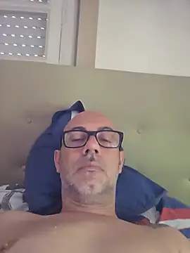 pareja47 online show from June 17, 2026, 10:06 am