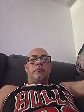 pareja47 online show from June 30, 2026, 8:32 pm