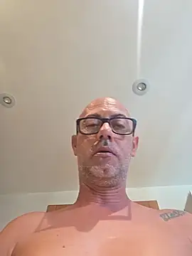 pareja47 online show from July 5, 2026, 1:51 pm