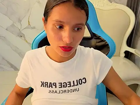 Cataleya23 a online show from April 9, 2026, 8:14 pm